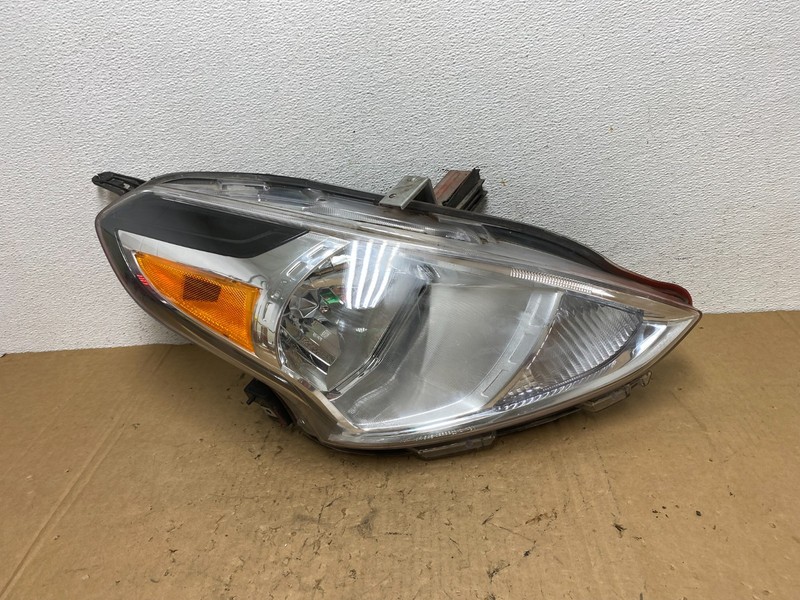 2015 to 2019 Nissan Versa Headlight Right Passenger RH Side DEPO AD3751 DW