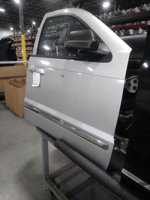 2010 Jeep Grand Cherokee Right Door Silver OEM Used Light Scratch 143K Miles