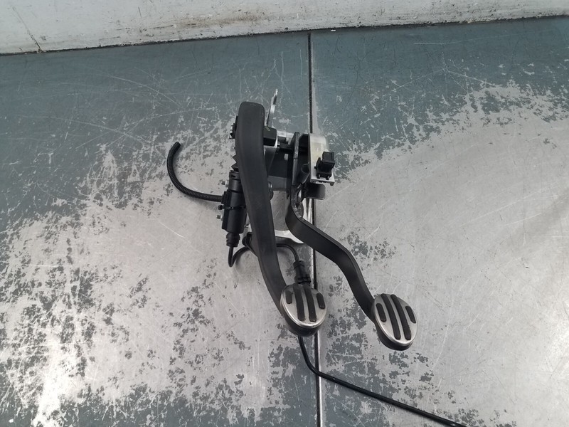 2012 Mini Cooper John Works Coupe Brake / Clutch Pedal Assembly #1249 L2