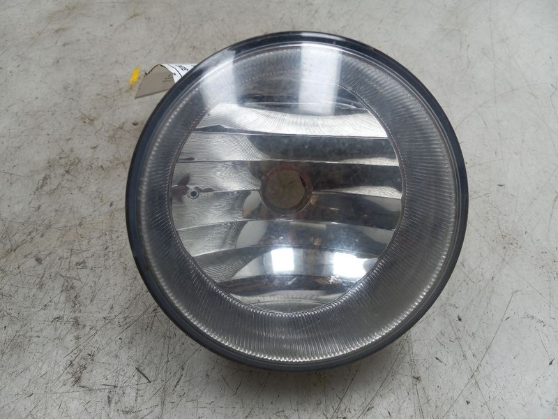 05-11 TOYOTA TACOMA PASSENGER RIGHT FOG LIGHT BUMPER MOUNTED