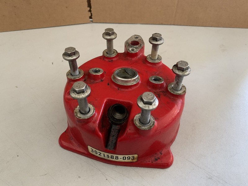 2001 Polaris Genesis 1200 DI Engine Cylinder Head 3021188-093 Bolts 01
