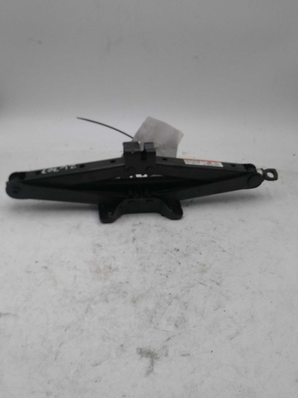 2017 Toyota RAV4 Floor Jack Silver 75K miles OEM Part #1640989
