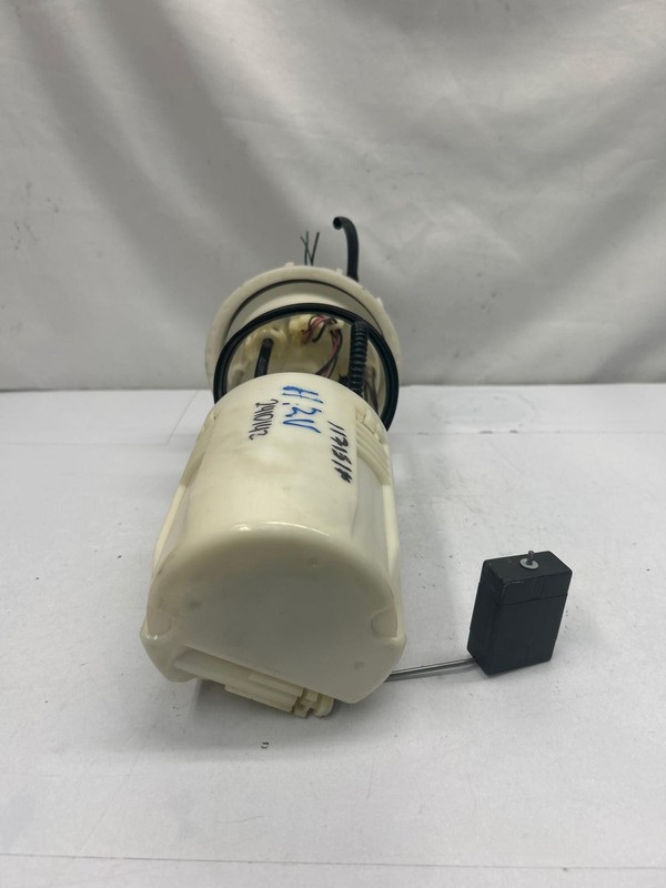 2005 to 2015 Toyota Tacoma fuel pump assembly 4.0L 6 cylinders