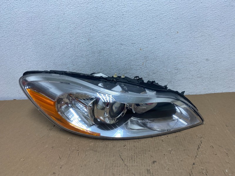 2011-2013 Volvo C30 Right Passenger RH Side Halogen Headlight Oem AD8030 DG