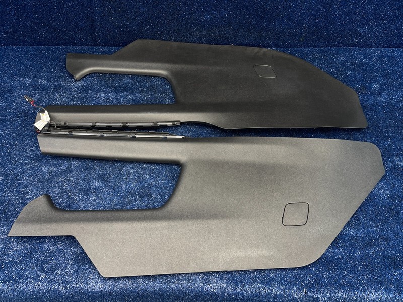 2017-2019 CADILLAC XT5 CONSOLE LH & RHSIDE FORWARD TRIM COVER PANEL SET OEM
