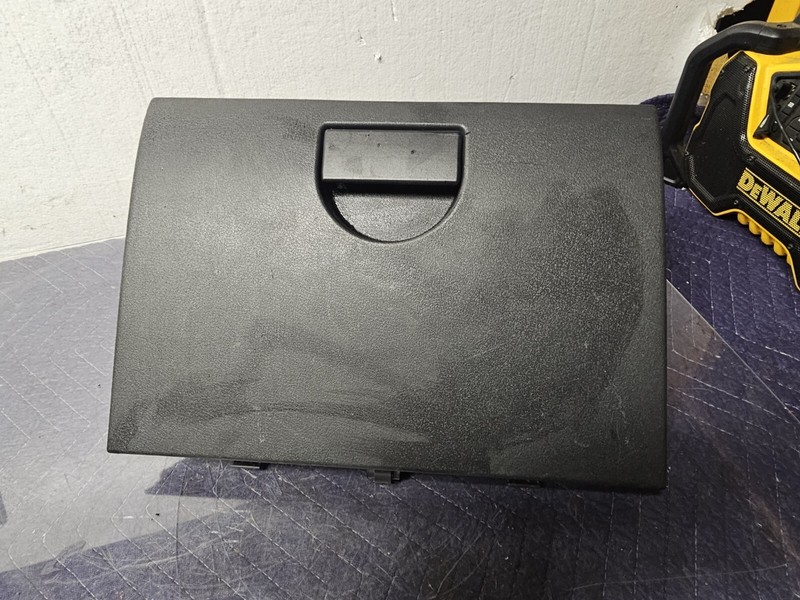 2012 - 2017 JEEP COMPASS DASHBOARD GLOVE BOX STORAGE COMPARTMENT OEM