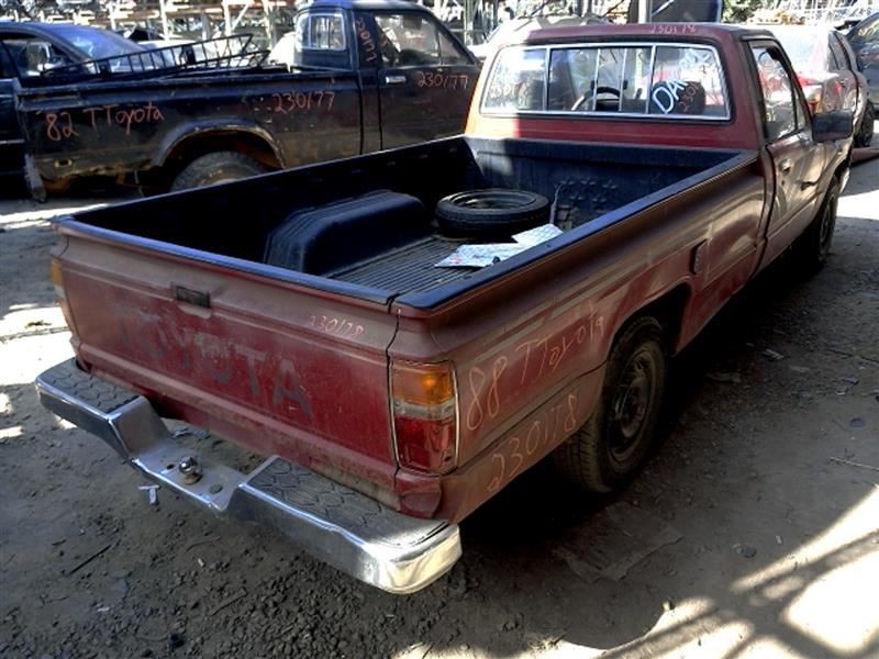 86 87 88 TOYOTA PICKUP DELUXE REAR AXLE 2WD 22RE
