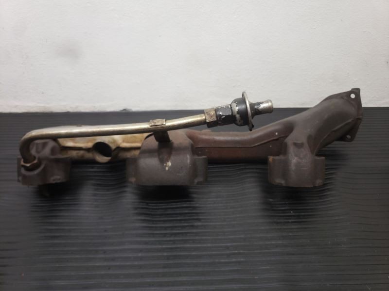 88-95 Chevrolet 2500 Pickup 5.7L Right Exhaust Manifold W/ Air OEM 14093658
