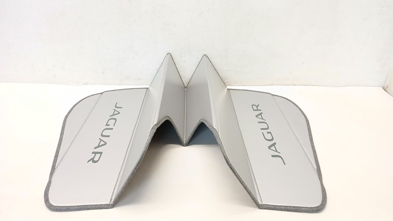 17-20 JAGUAR X760 XE FOLDING UV SUNSHADE WINDSHIELD FRONT OEM 090324B