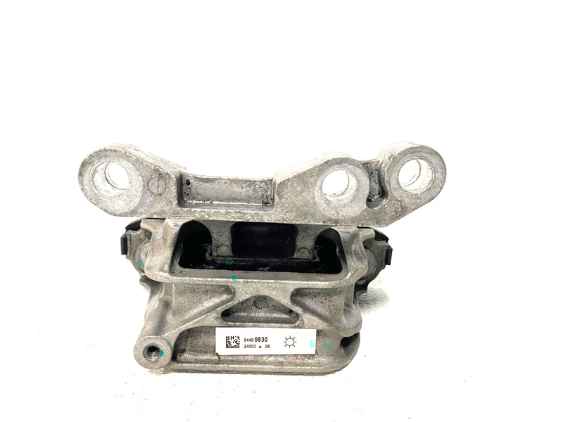 2018-2021 BUICK ENCLAVE RIGHT SIDE TRANSMISSION CENTER MOUNT BRACKET OEM #A0.30