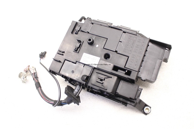 VW TOUAREG 7P 2011 - 2017 UNDER SEAT POWER DISTRIBUTION JUNCTION BOX 7P0937548F