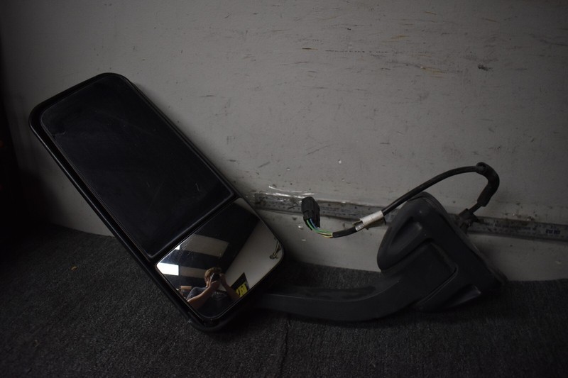 FREIGHTLINER MIRROR LEFT SIDE FACTORY OEM