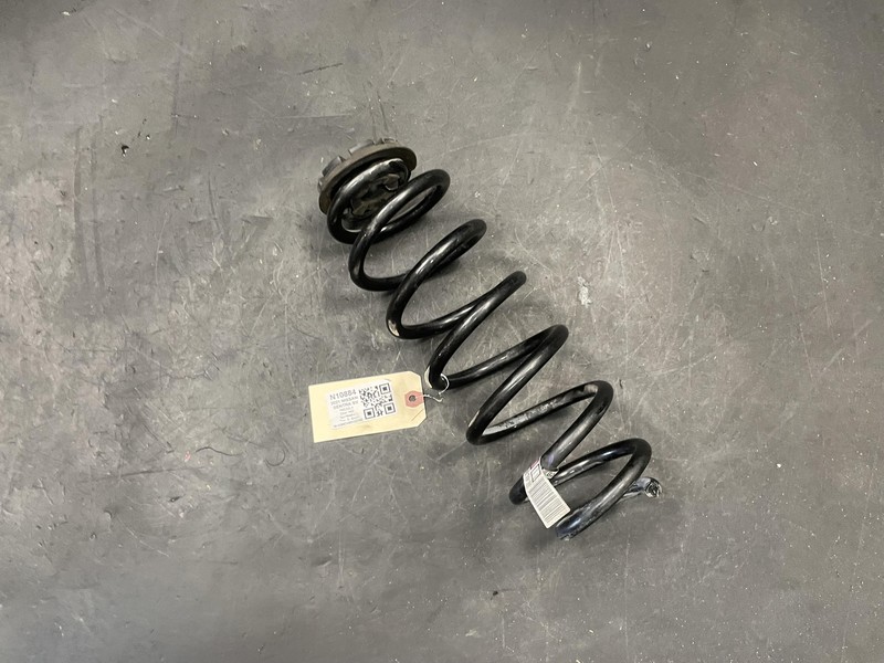 Rear Right Coil Spring 2021 Nissan Sentra 55020-6LB2A 2020 2022 2023