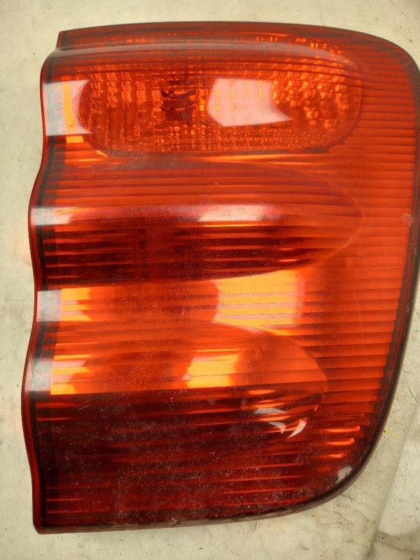 01 02 03 04 TOYOTA SEQUOIA DRIVER LEFT TAIL LIGHT LIFTGATE MOUNTED