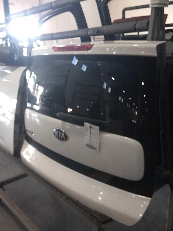 Used Deck Lid fits: 2016 Kia Soul w/privacy tint glass w/o rear view camera Grad