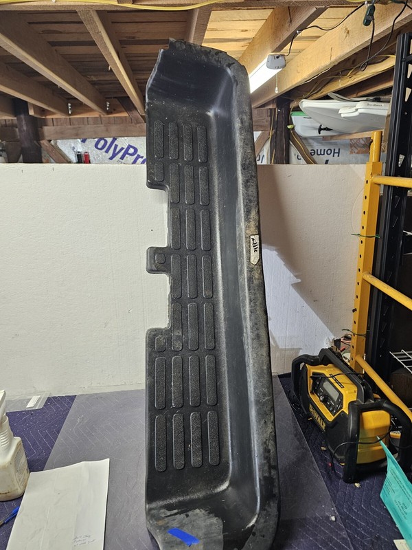 Middle Scuff CHEVY EXPRESS 1500 Door 2012