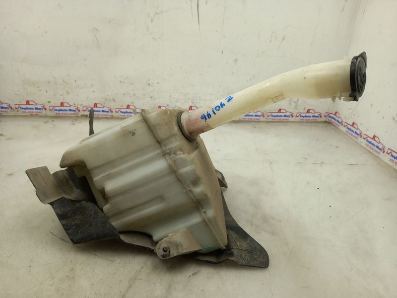 98-02 TOYOTA 4 RUNNER LIMITED WINDSHIELD WASH RESERVOIR 5 LITER CAPACITY