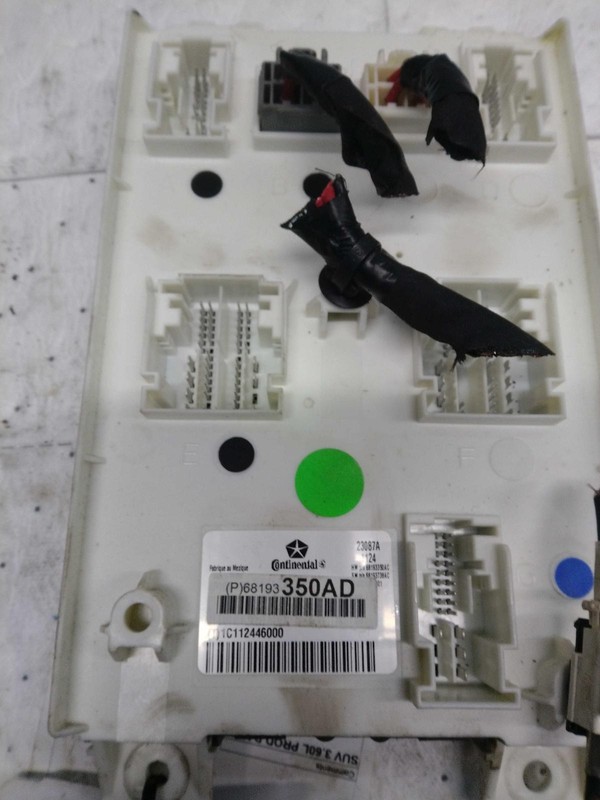 2014 Jeep Grand Cherokee Body Control Module OEM 212242 Black 146K Miles