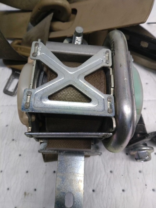 2009 Nissan Titan Seat Belt OEM White Driver Side Retractor 132K Miles