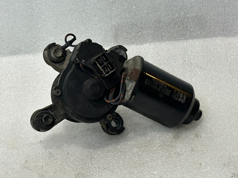 1996 1997 1998 1999 2000 TOYOTA 4 RUNNER Wiper Motor Front standard OEM