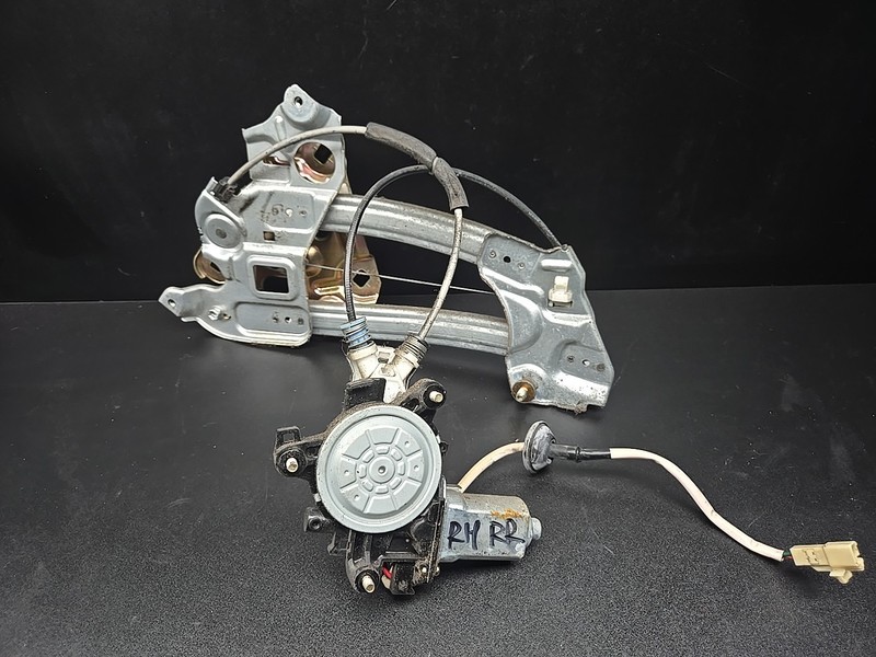 02-10 Lexus SC430 Z40 Convertible Rear Right Quarter Window Regulator w/ Motor