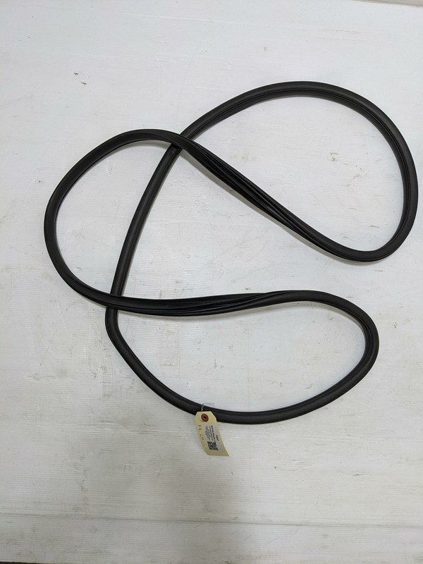 Rear Left Door Body Weatherstrip 83110-C5000 2016 Kia Sorento 2017-2019 2020