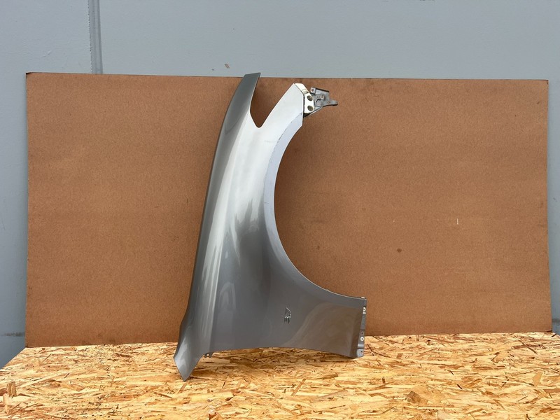 INFINITI M35H M37 M56 Q70 11-19 OEM RIGHT PASSENGER FENDER (GRAY)
