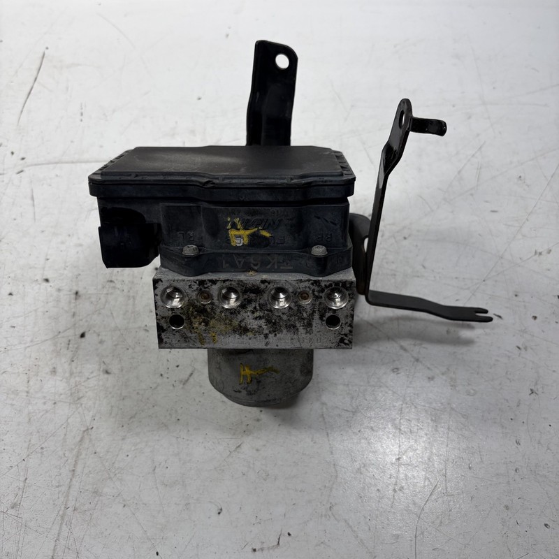 12-13 Honda Fit AT ABS Pump Modulator Valve Assembly 57110-TK6-A11 OEM