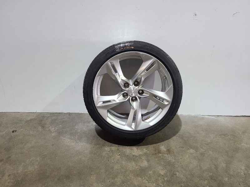Wheel 20x9-1/2 5 Twisted Split Spoke Bright Silver Fits 19-24 CAMARO 581175