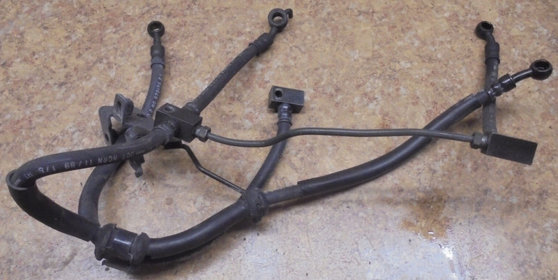 2000 Honda VFR 800 VFR800 Interceptor Front Brake Fluid Lines Hose Caliper