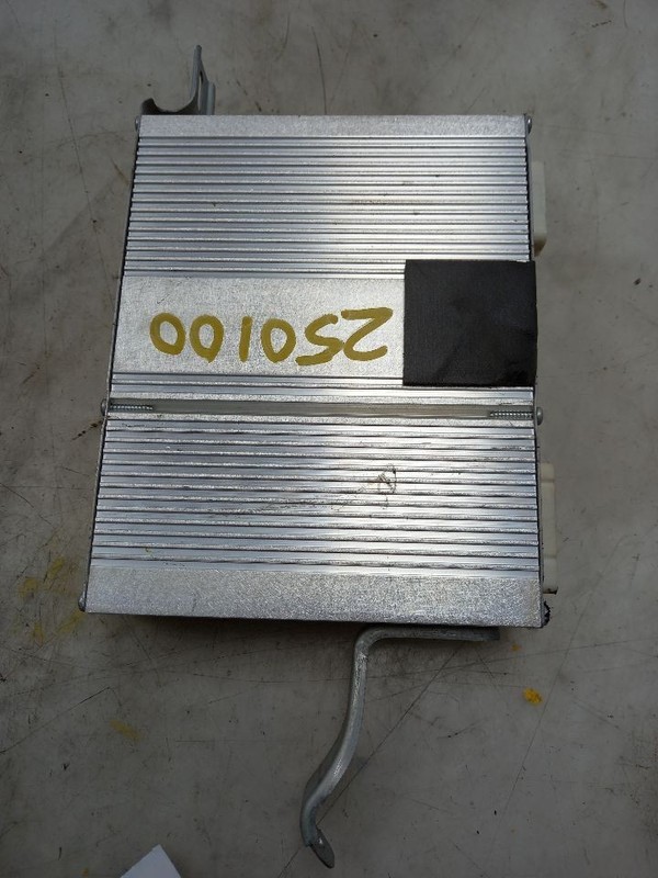 02-06 TOYOTA CAMRY LE JBL RADIO AUDIO AMPLIFIER 86280-AA073