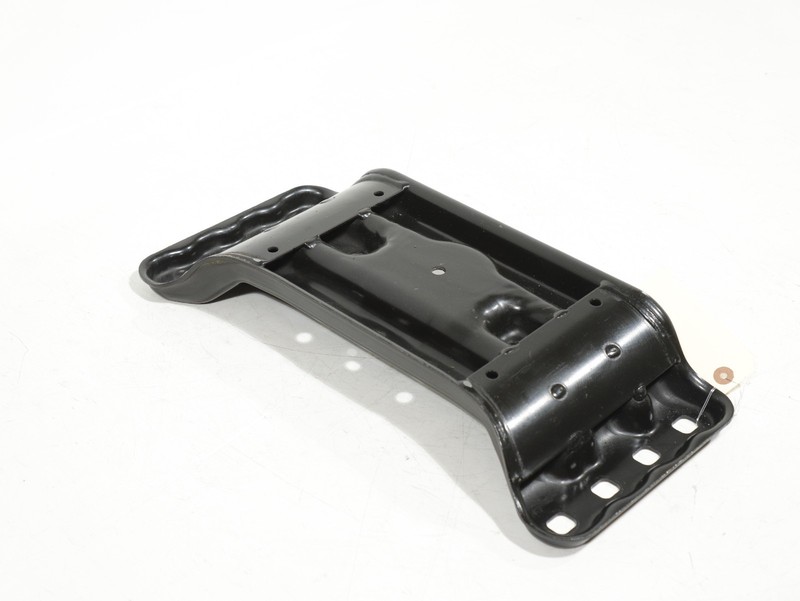 2012-2018 Mercedes CLS550 W218 Transmission Crossmember Mount Bracket OEM