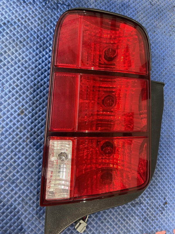 2005-2009 Ford Mustang GT Rear Driver Left Tail Light Tail Lamp Oem Tested