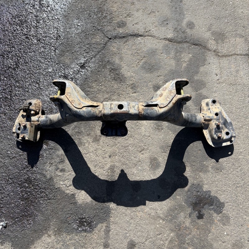 97-01 Honda CR-V 4WD Rear Suspension Cross Member Beam Crossmember OEM