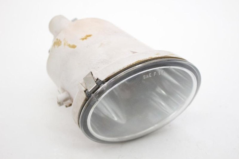 2001-2007 Toyota Sequoia 4.7L 4x2 Passenger Right Front Fog Light Assembly