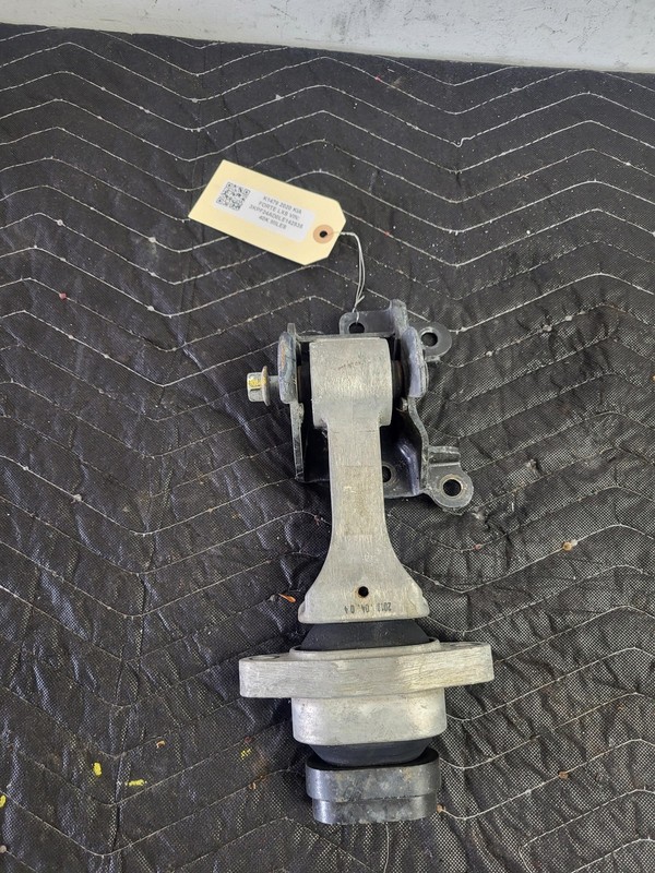 2019-2023 KIA FORTE Engine Mount Torque Rod Bracket OEM 21959-F2000 2.0L FWD