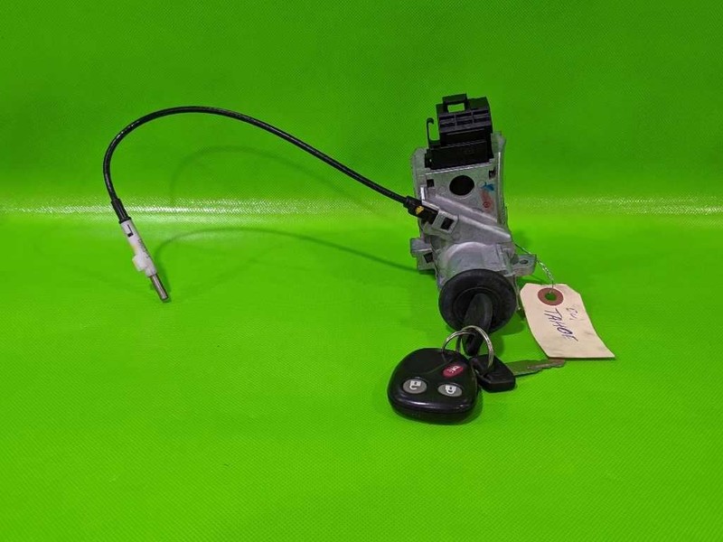 03-06 TAHOE IGNITION SWITCH CYLINDER HOUSING W/KEY OEM 4117-7