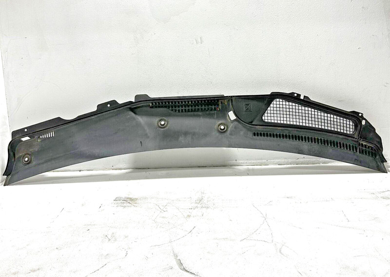 2014-2017 MERCEDES W222 S550 WINDSHIELD COWL PANEL WATER DEFLECTOR COVER OEM
