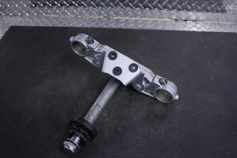 08 KAWASAKI VULCAN VN 900 D LOWER TRIPLE TREE CLAMP STEERING STEM OEM VN900