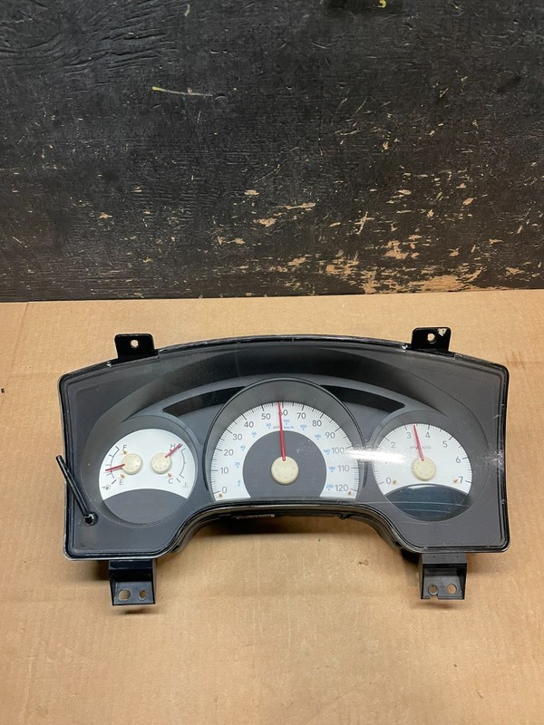 2007 2008 Mitsubishi Raider Speedometer Speedometer Cluster Gauge AA9001 DG