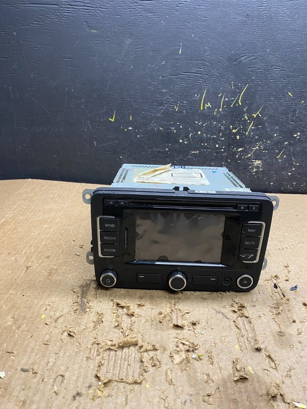 2012 to 2016 Volkswagen Golf GTI Radio CD Player AM/FM OEM z7575 DG