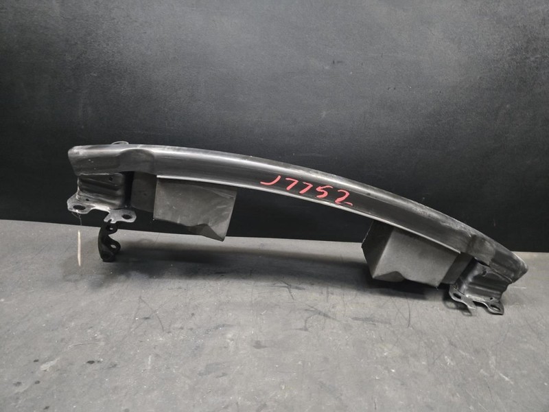 Rear Bumper Reinforcement 2018 Land Rover Range Rover Velar LR093049 2019 - 2022