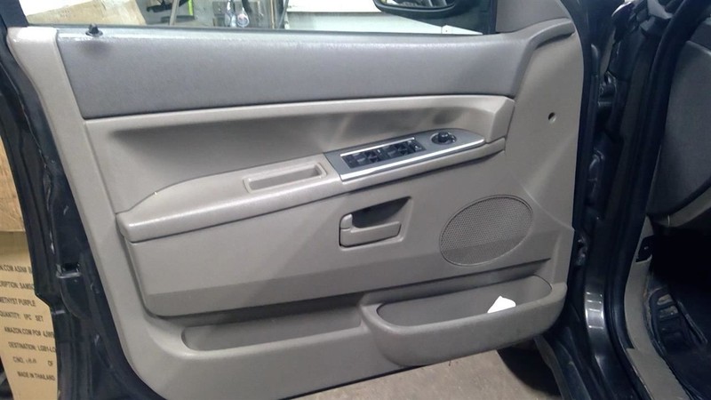 GRAND CHEROKEE 2005 Drivers Left Front Door Trim Panel 1791563