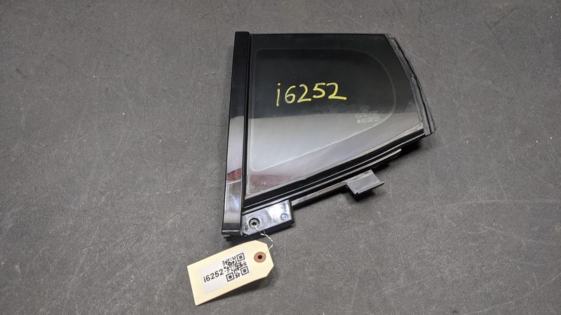 Rear Left Door Vent Window Glass 2021 Kia Stinger 83570-J5010 2018 2019 - 2023