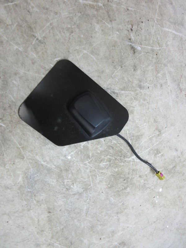 2007-2010 Jeep Wrangler JK OEM Satellite Radio Antenna w/ Mount Plate 05064502