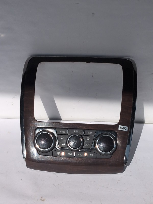 2015 - 2017 BUICK ENCLAVE RADIO BEZEL AUDIO TEMP AC Control OEM 22987000