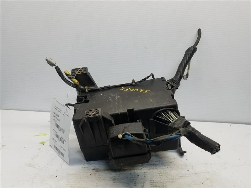 Fuse Box Engine 6 Cylinder 1GRFE Engine Fits 05-11 TACOMA 1064978