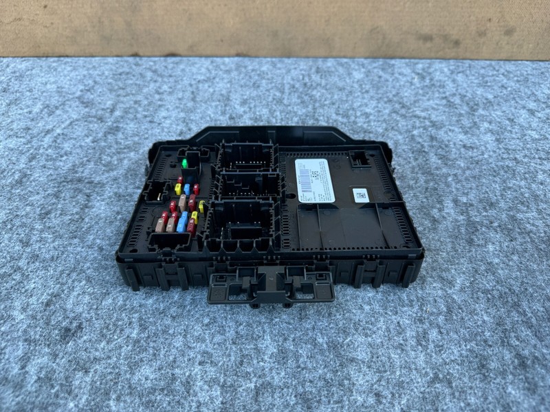 FORD MUSTANG MACH-E 2021-2024 OEM FUSE BOX CONTROL PANEL UNIT ASSEMBLY