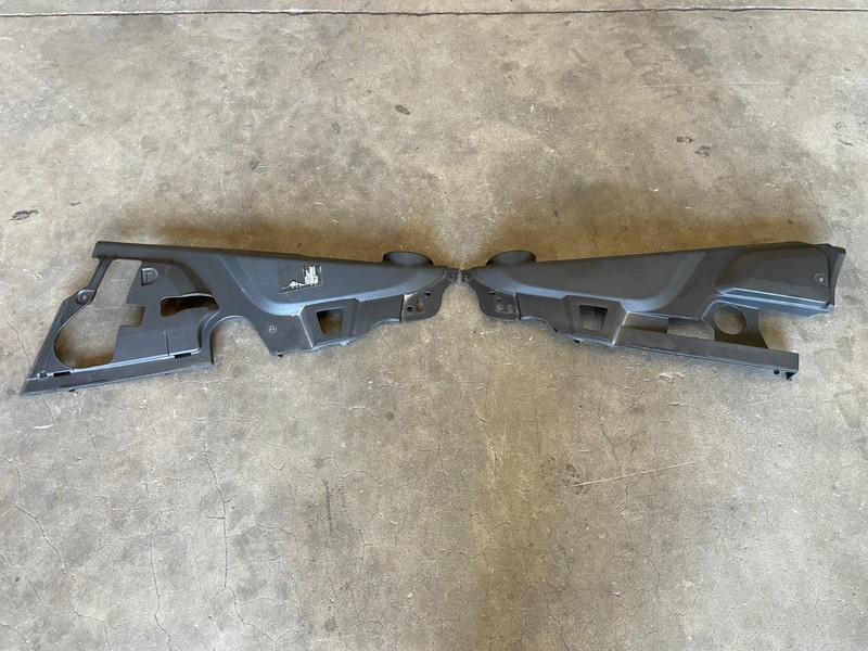 2011-2014 Porsche Cayenne S Left Right Engine Bay Cover Panel Set 4.8L 1596 OEM