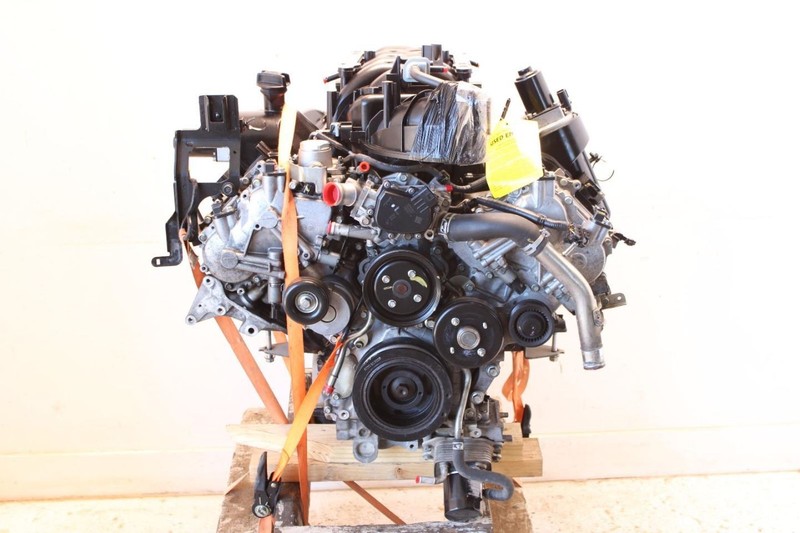18-19 Nissan TITAN Platinum Reserve 5.6L Engine Assembly